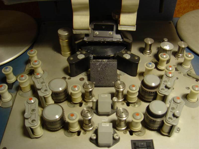 évolution-de-la-vidéo-édition-Steenbeck-rollers Rouleaux de la machine de montage de films Steenbeck