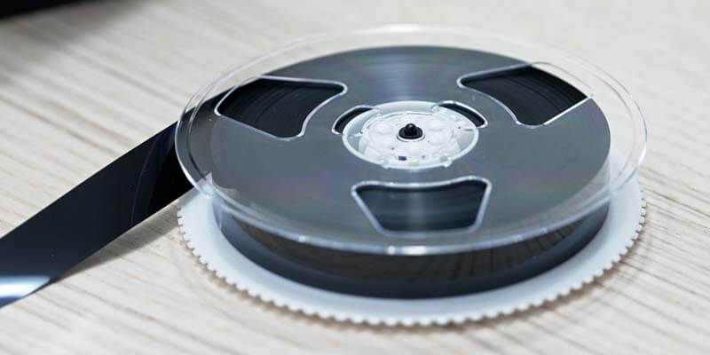 Conservación y archivo de los medios de comunicación_carrete de película rollo de película